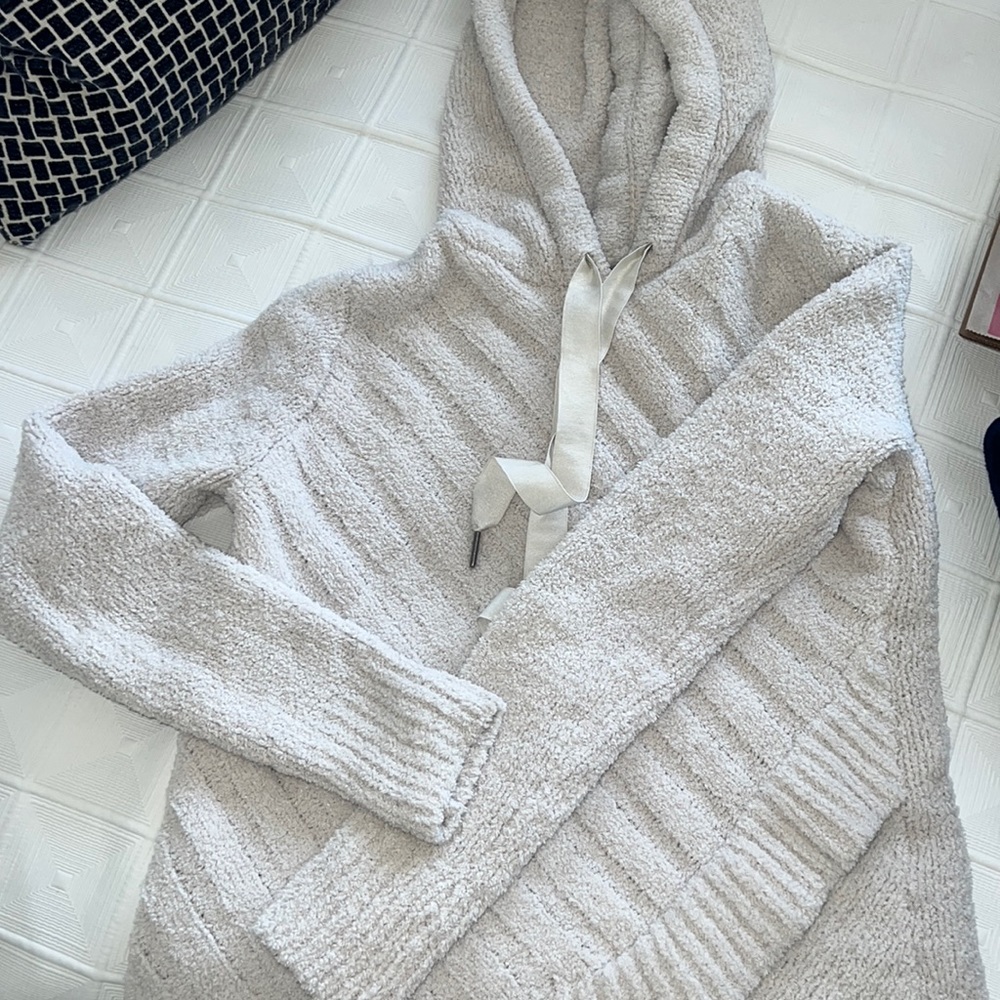 Soft Vera wang sweater